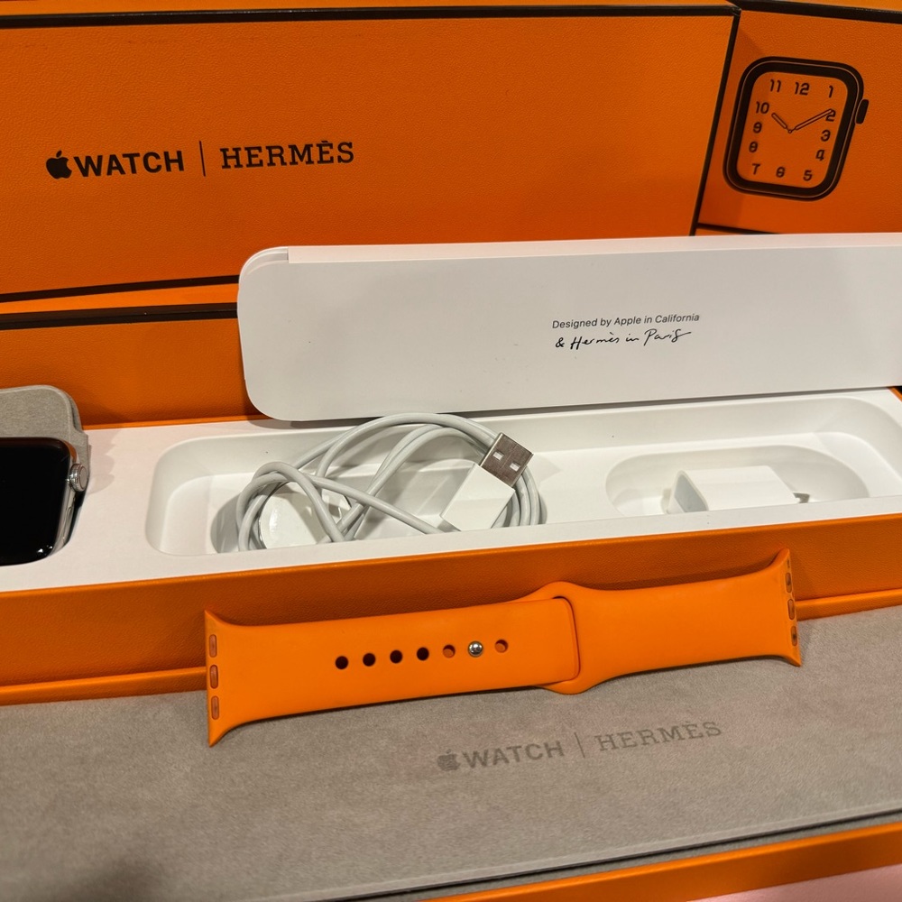 ✨🧡 Hermes 40mm, 5 series Apple Watch🧡✨
